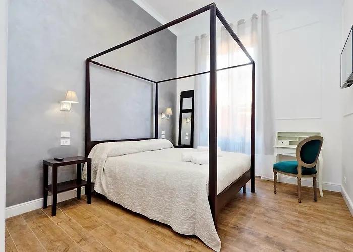 Luxury Sabina 50 Mt From Trevi Fountain *